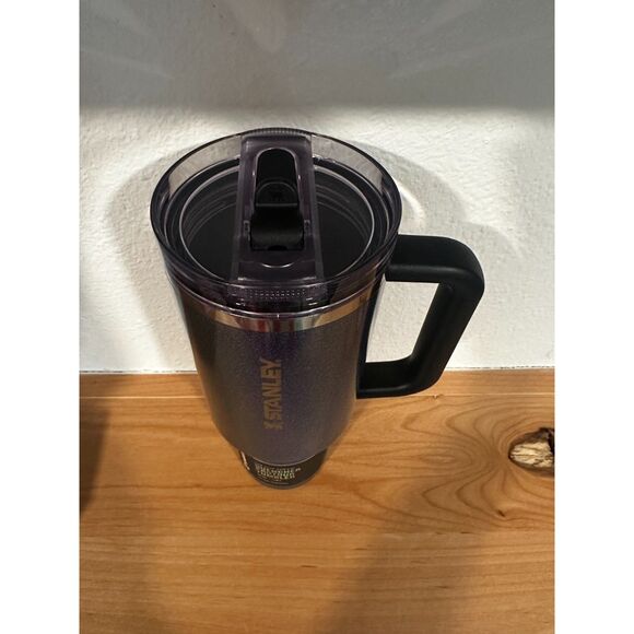 Stanley The Midnight Glitz Quencher ProTour Flip Straw Tumbler NIB - Picture 4 of 5